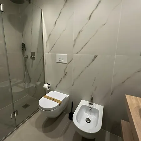 Πανσιόν Domus Carulli 23 *