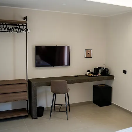 Πανσιόν Domus Carulli 23 *